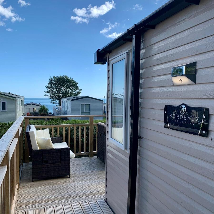 Lydstep Beach Bayview 3-Bedroom Holiday Home Tenby Eksteriør bilde
